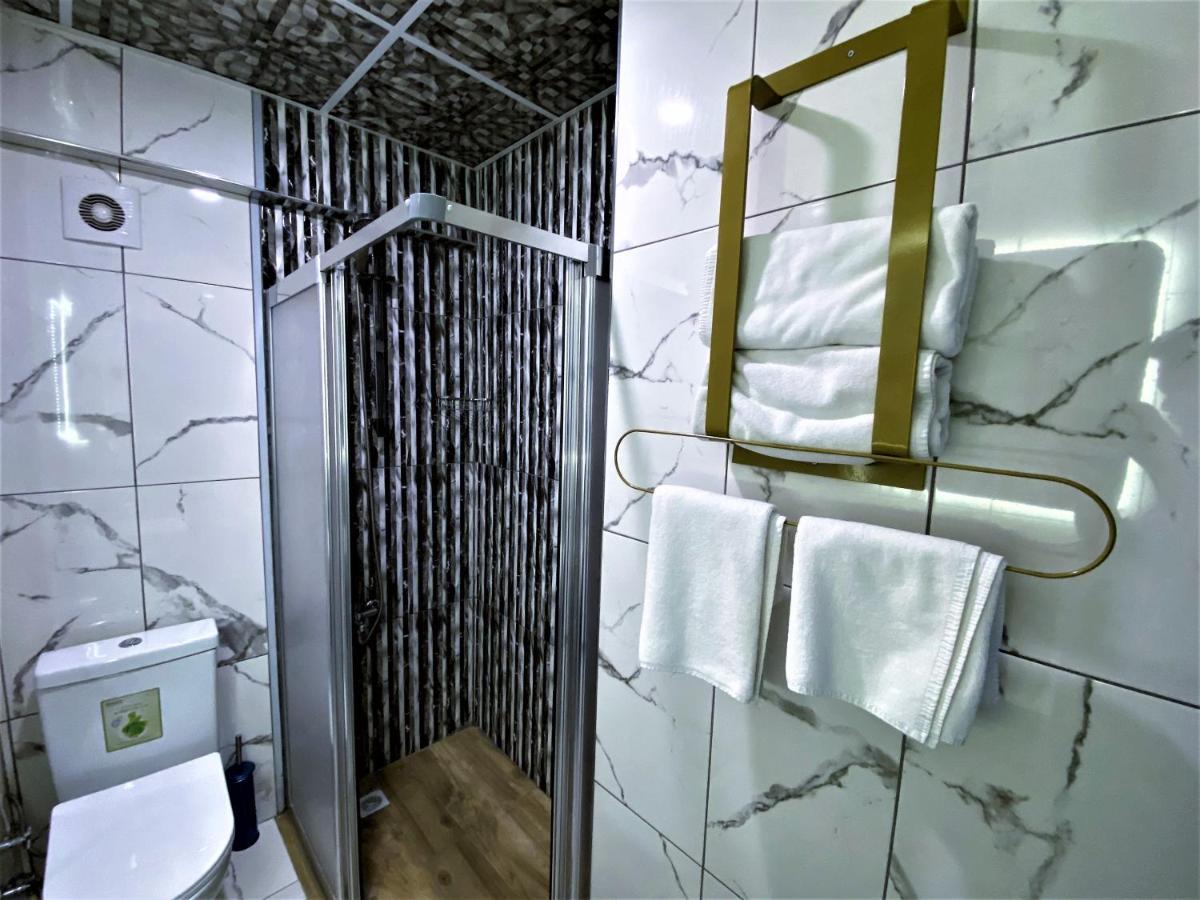 Double Room,1015259200:JPEG