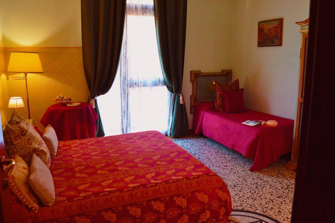 Chambre Triple avec Salle de Bains Commune