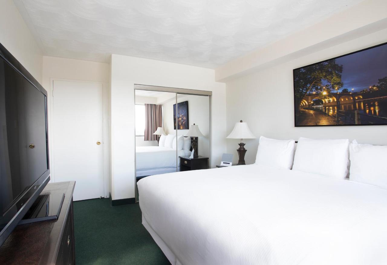 Suite Supérieure 1 Chambre avec 1 Lit King-Size/Queen-Size et 1 Canapé-Lit Queen-Size