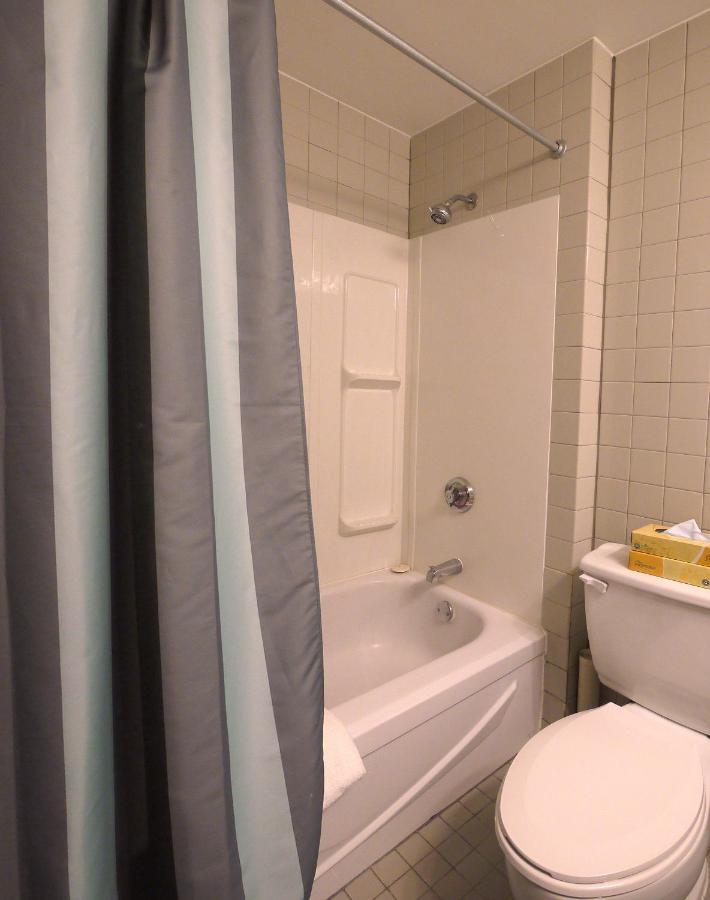 Queen Room - Non Pet Friendly,1170810561:JPEG