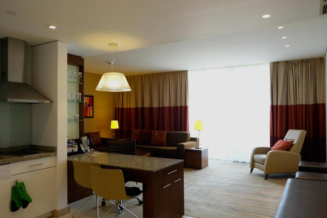 Two-Bedroom Suite with King Bed and Sea View - Non-Smoking