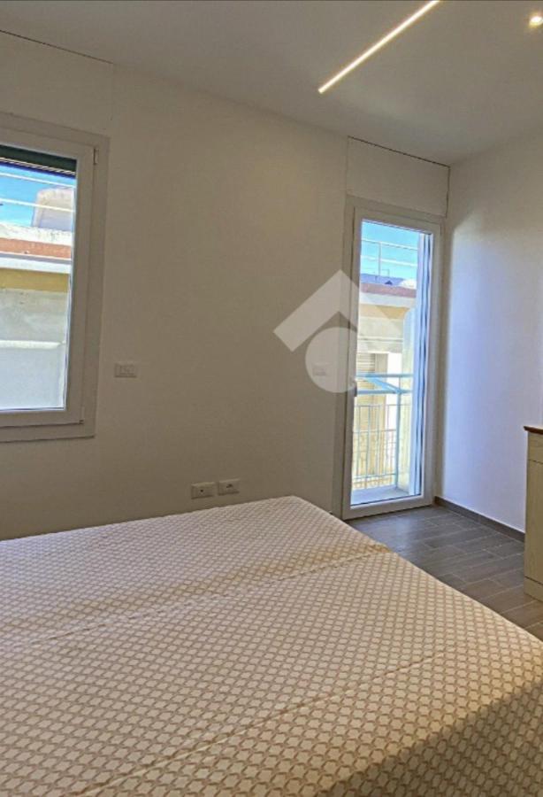 One-Bedroom Apartment,1070978683:JPEG
