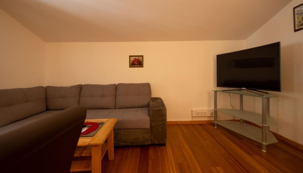 Two-Bedroom Apartment,1072227496:JPEG