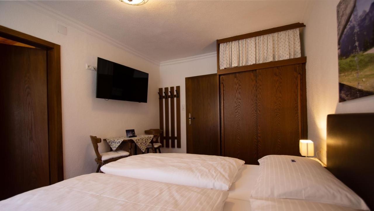 Budget Double Room,1072239214:JPEG