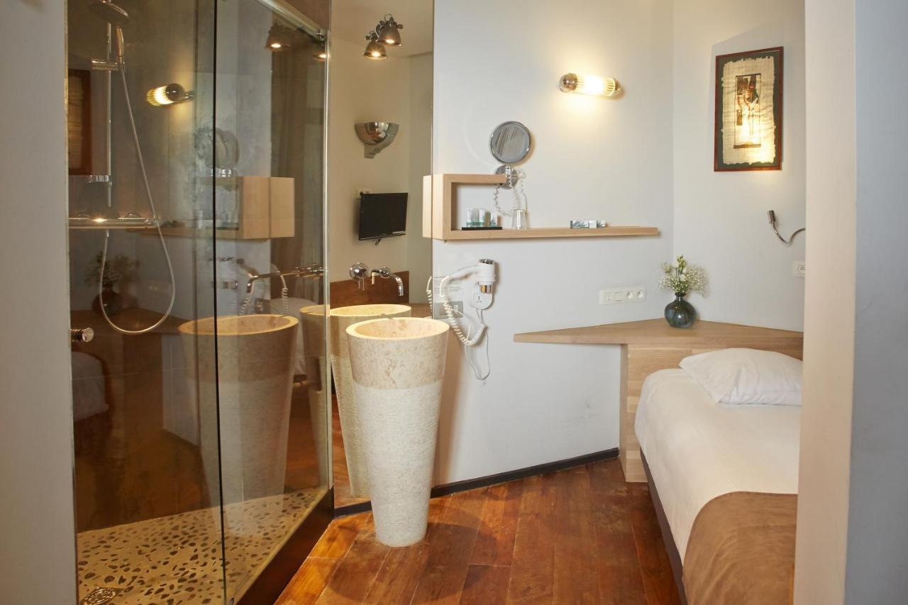 Small Single Room,1112877573:JPEG