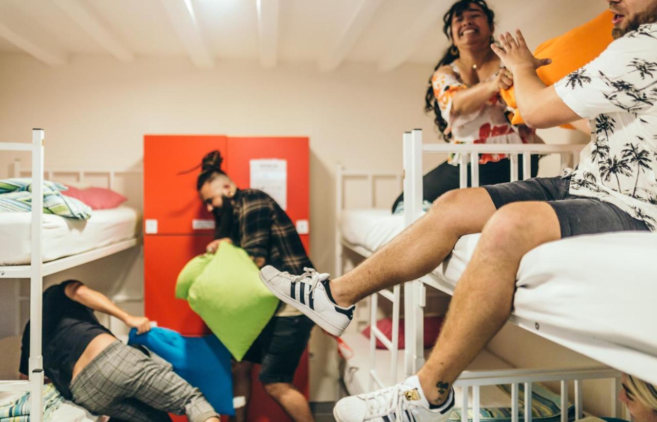 Lit Superposé dans Dortoir Mixte