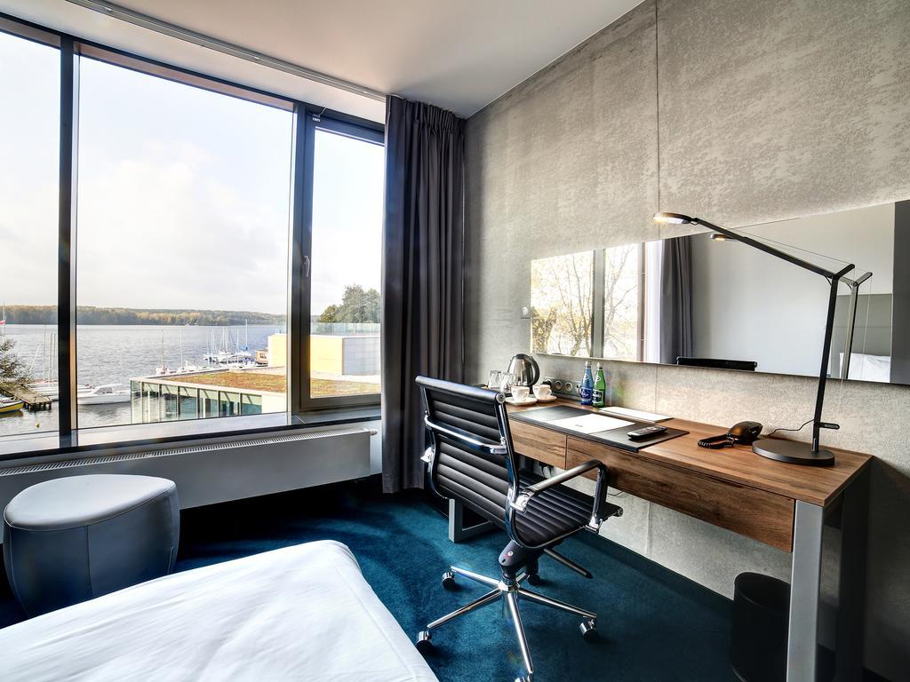 Double or Twin Room with Lake View,117132160:JPEG