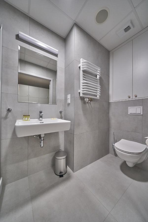 Großes Zweibettzimmer