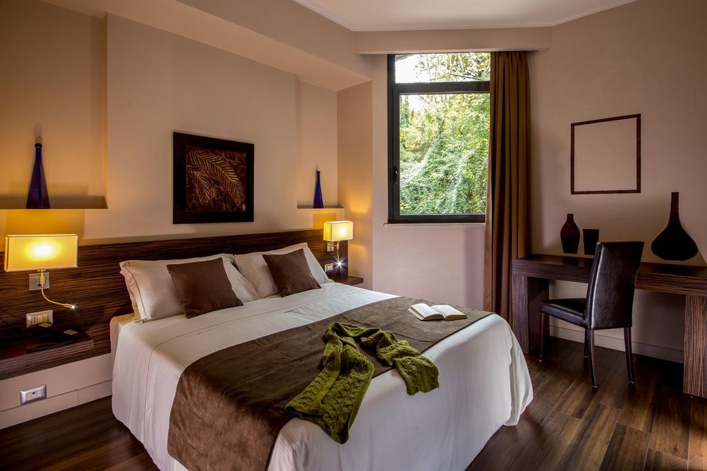 Standard Double or Twin Room,1279731514:JPEG