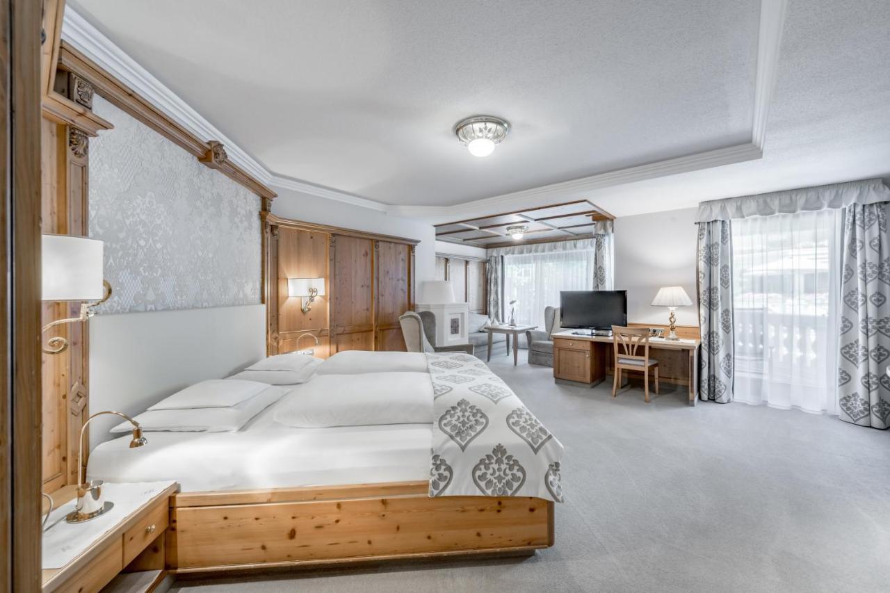 Large Deluxe Double Room