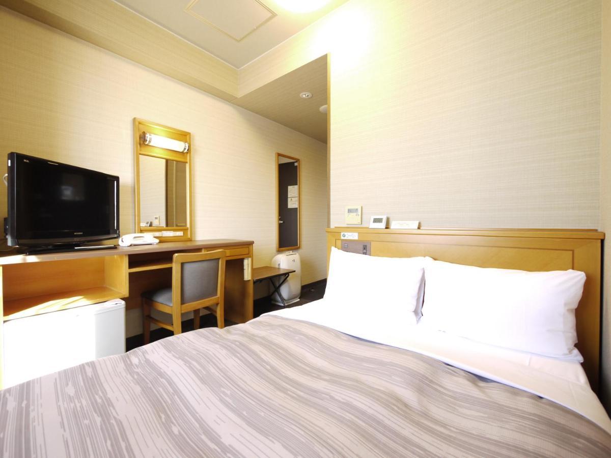 Small Double Room - Non-Smoking,704767981:JPEG