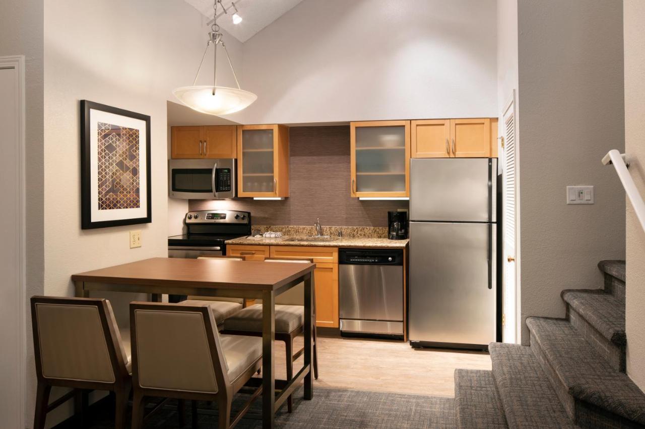 Two-Bedroom Loft,1172701809:JPEG