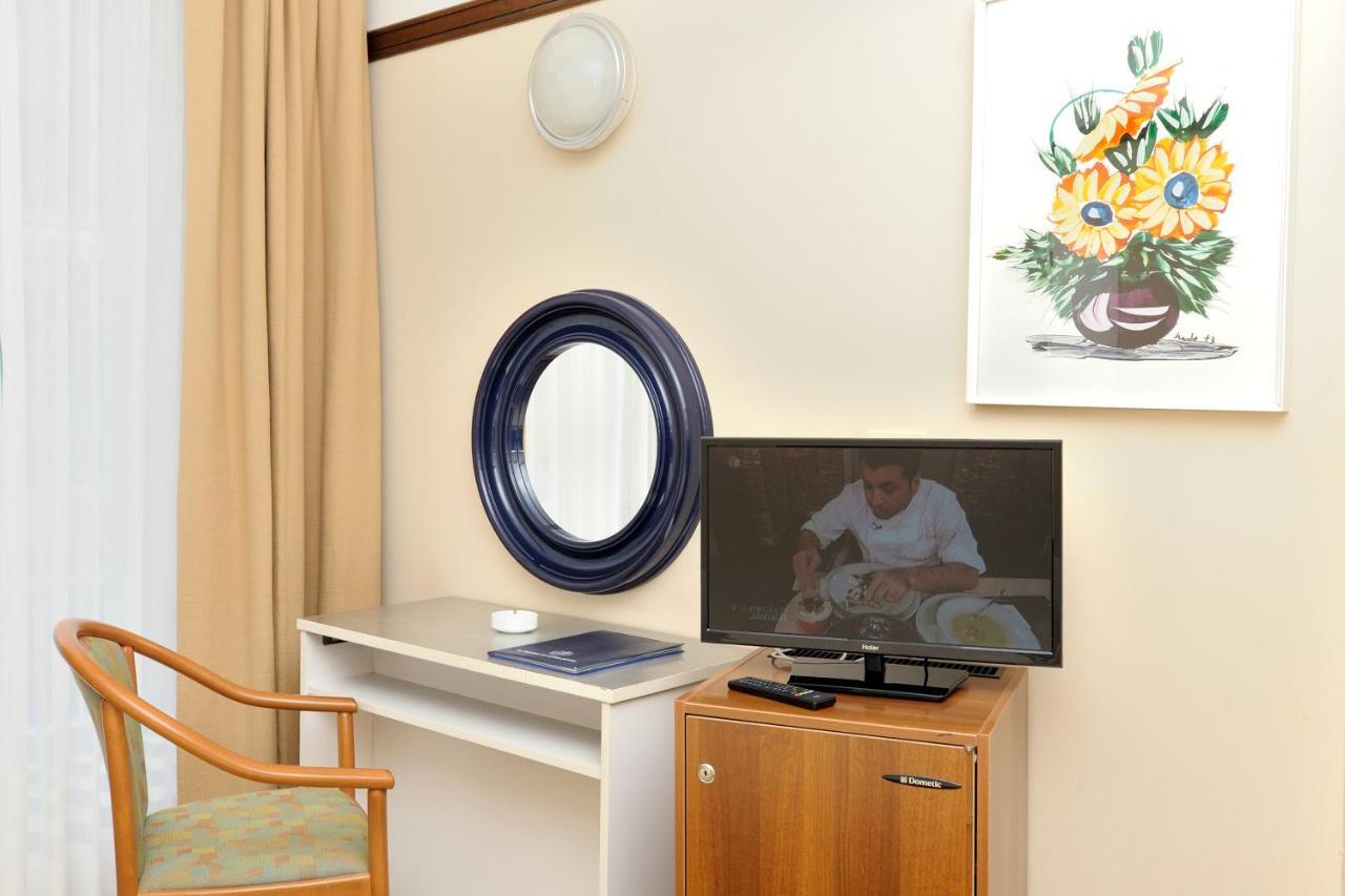 Economy Single Room