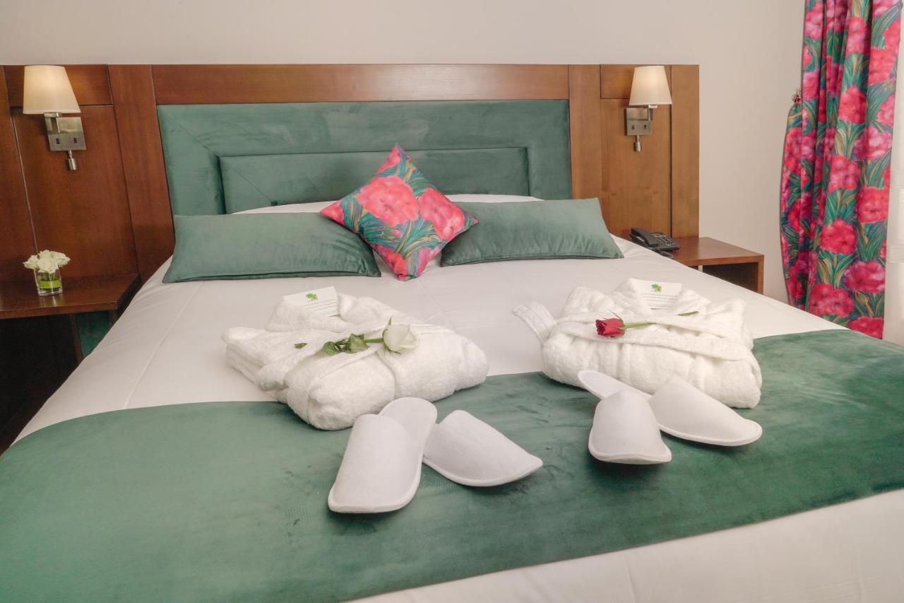 Suite Ambassador with Pool View