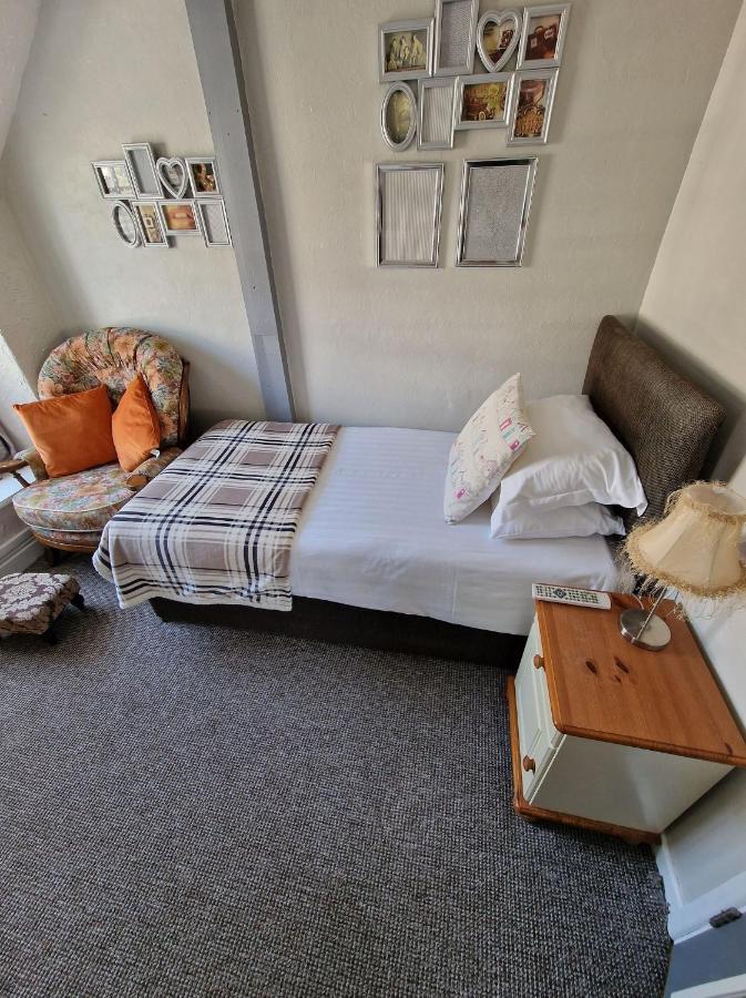 Standard Single Room,1206188701:JPEG