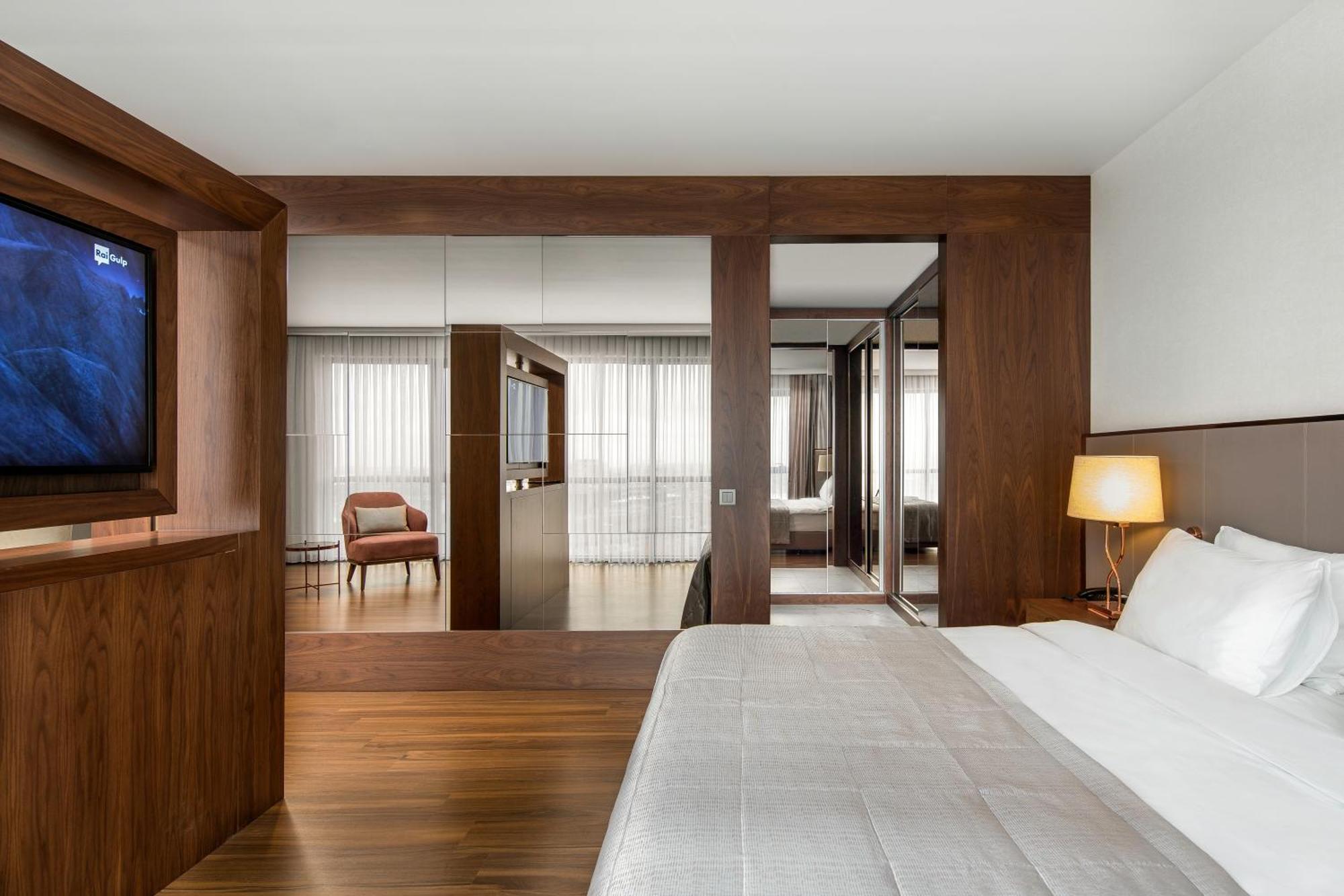 Junior Suite with Golden Horn View