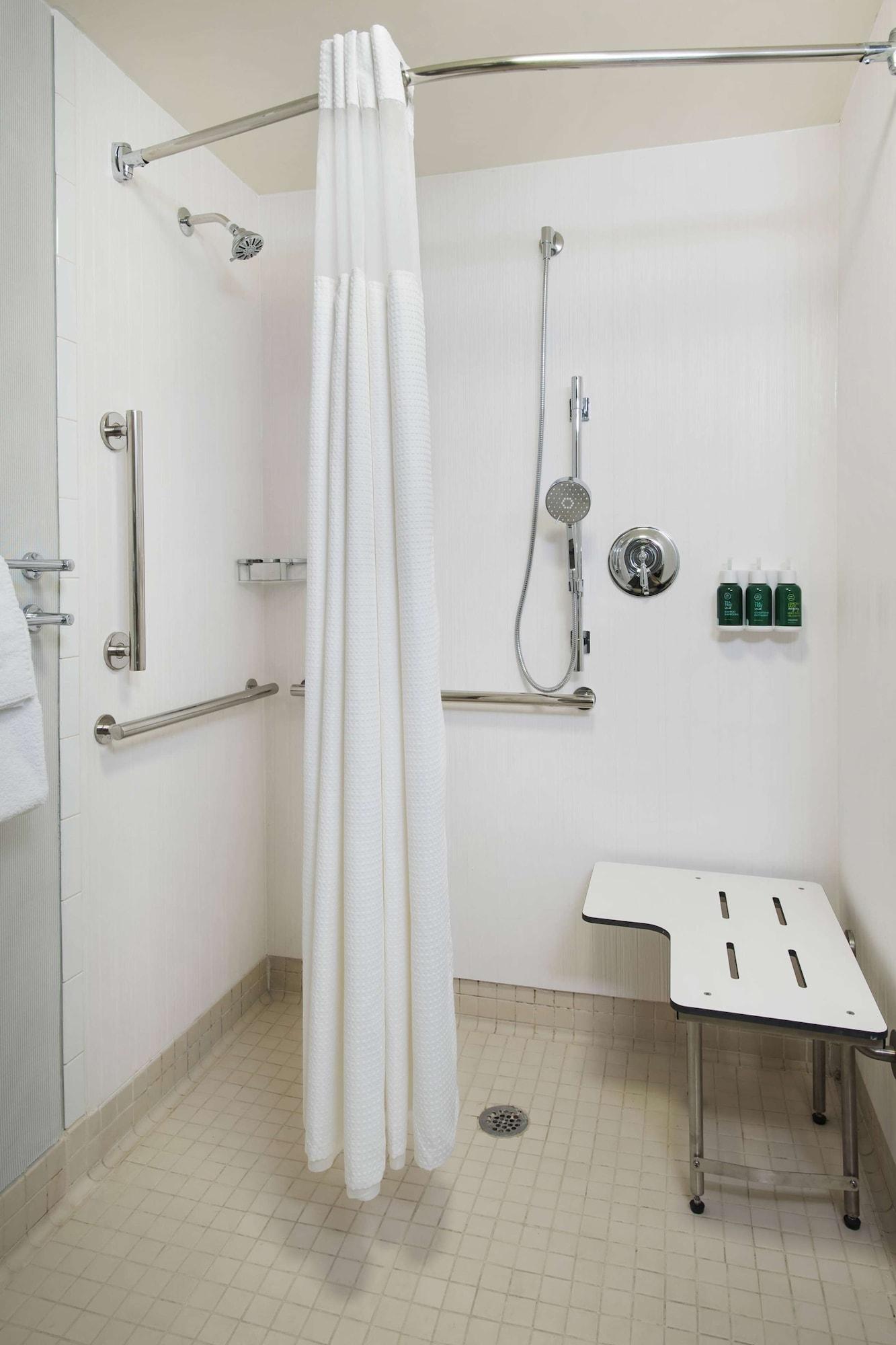 Two Bedroom Suite Queen Each Roll Shower Mobility Accessible,1210737556:JPEG