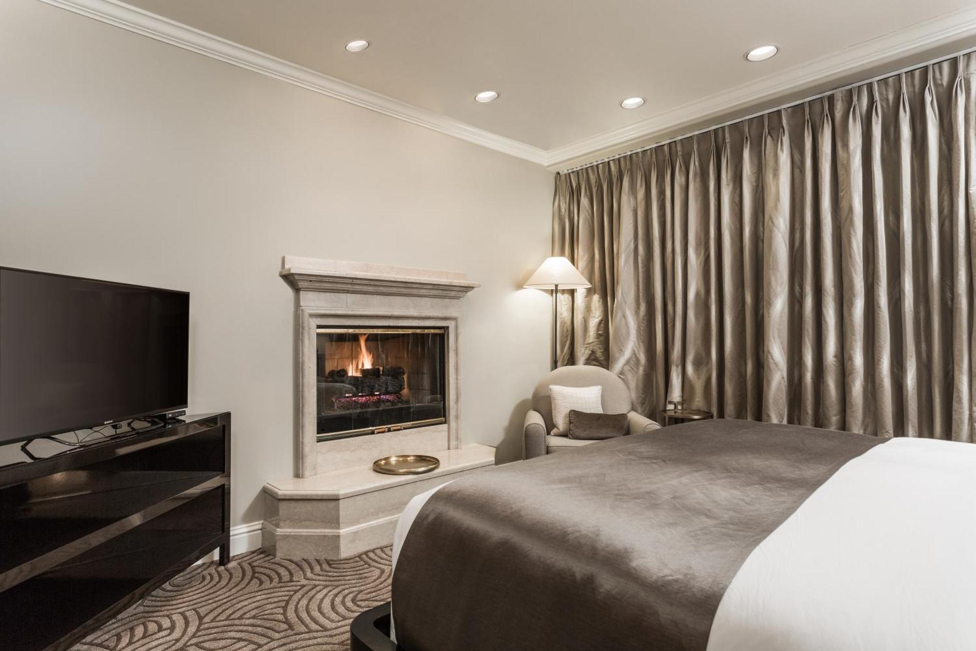 Luxury King Room,1211092018:JPEG
