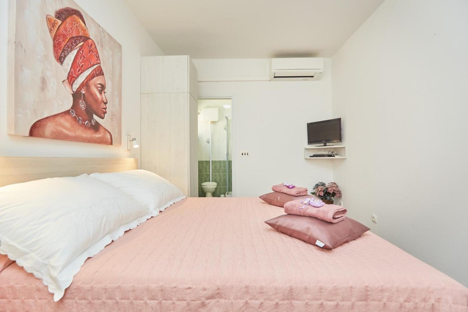 Double Room,1212364957:JPEG