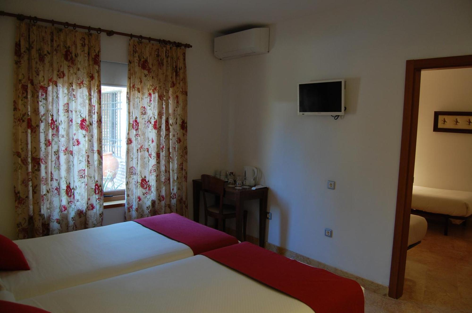 2 double rooms connected with Parking,1214642911:JPEG