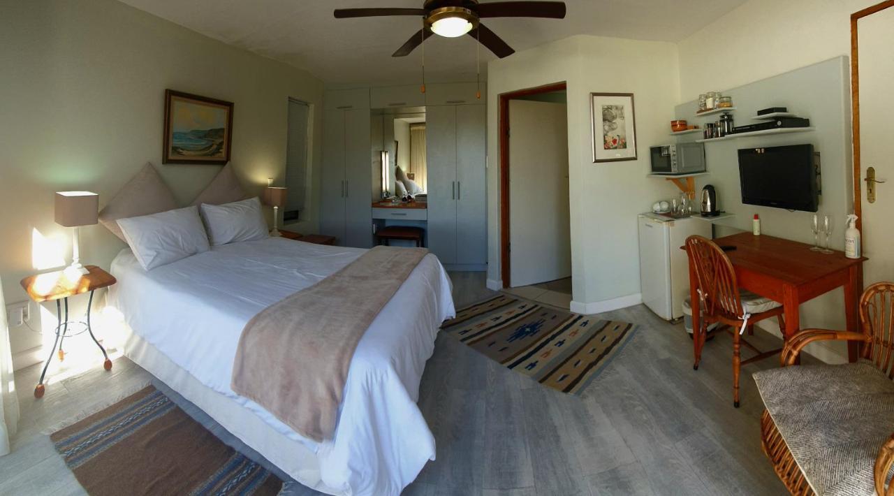 Double Room with Pool View,441178893:JPEG