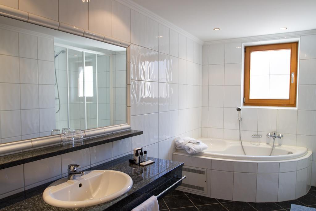 Junior Suite,125916759:JPEG