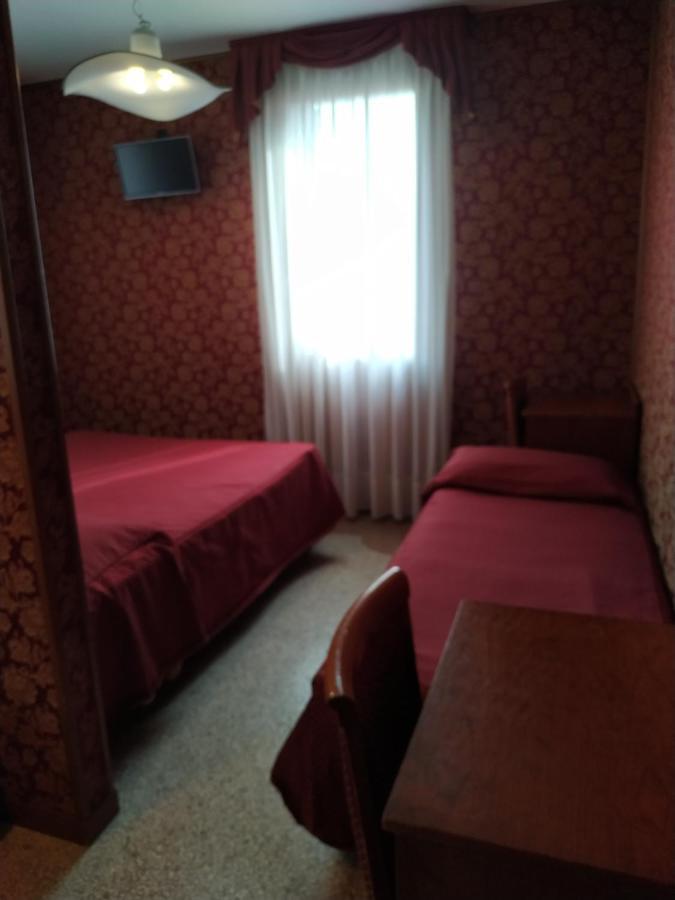 Twin Room,6482948:JPEG