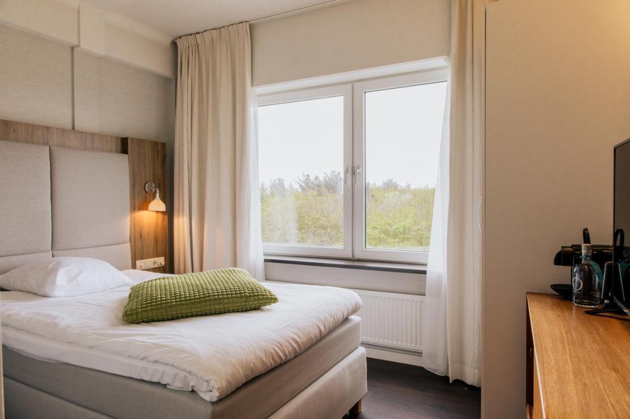 Single Room,1270345843:JPEG