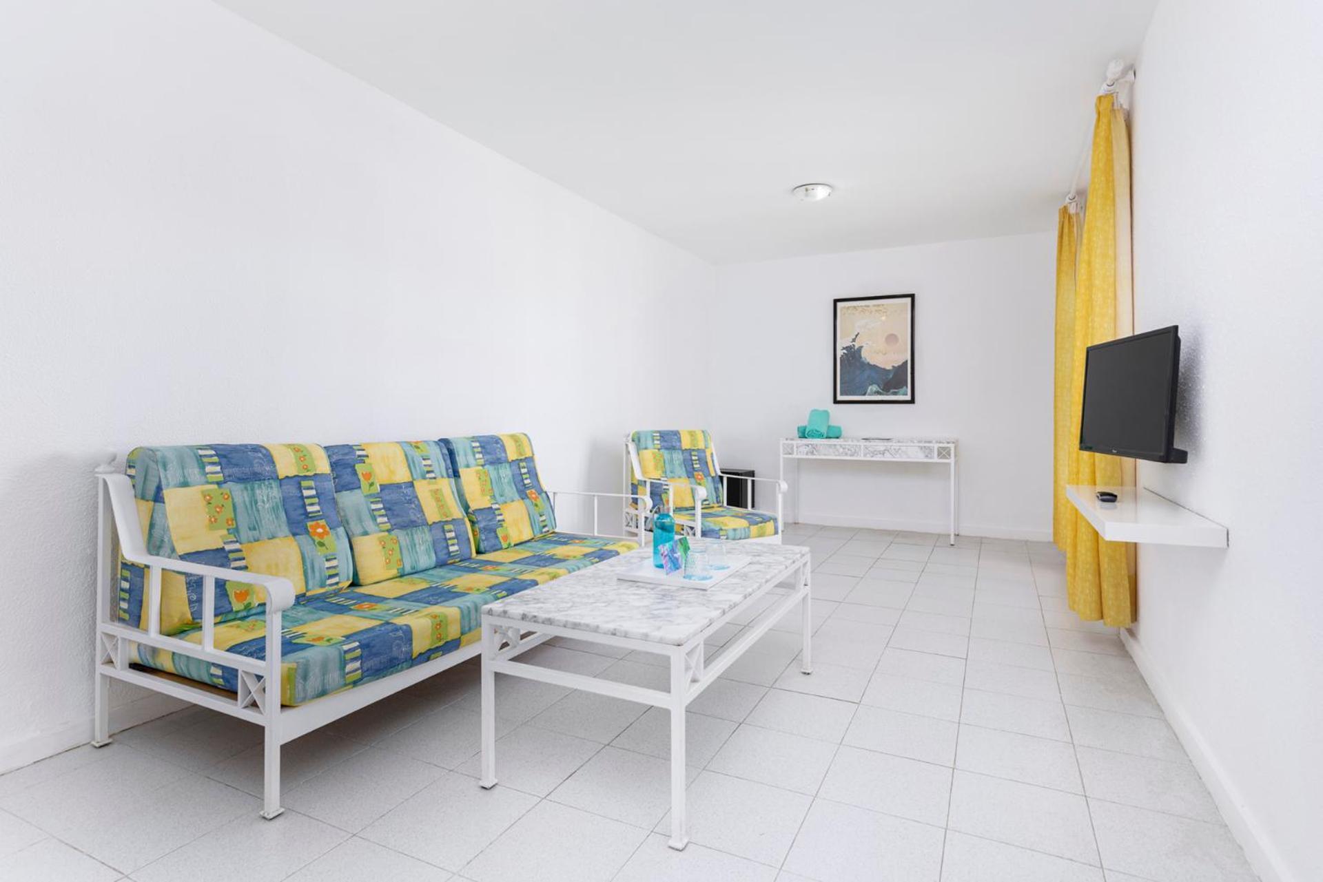 Family Room with Two Bedroom,1272468823:JPEG