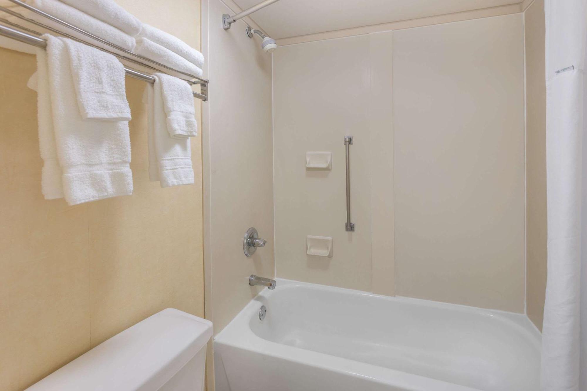 King Room - Non-Smoking,1282627873:JPEG