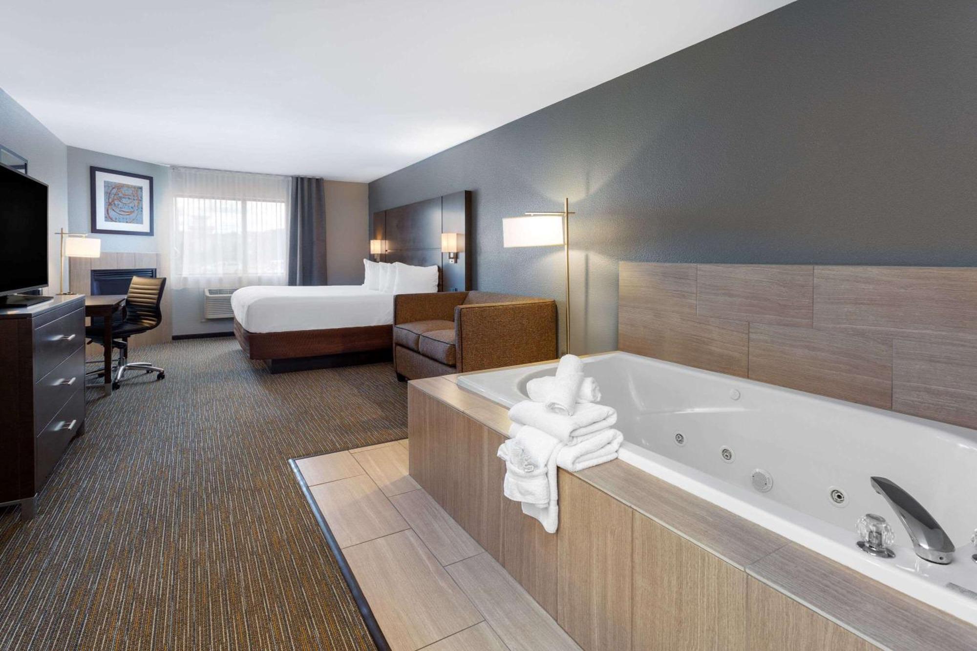 1 King Bed, Suite, Jetted Tub, Fireplace, Non-Smoking,1287398788:JPEG