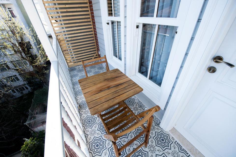 Deluxe Double Room with Balcony,1296911905:JPEG