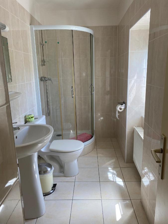 Double Room,1304036398:JPEG