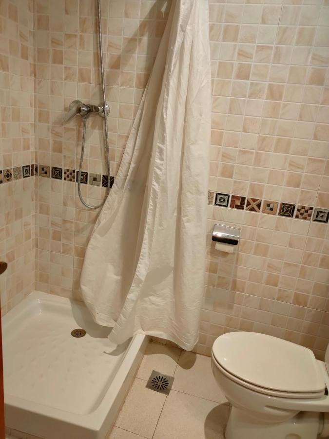 Small Double Room,1323907396:JPEG