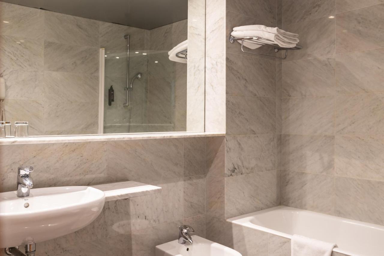 Chambre Double ou Lits Jumeaux (1-2 Adultes)