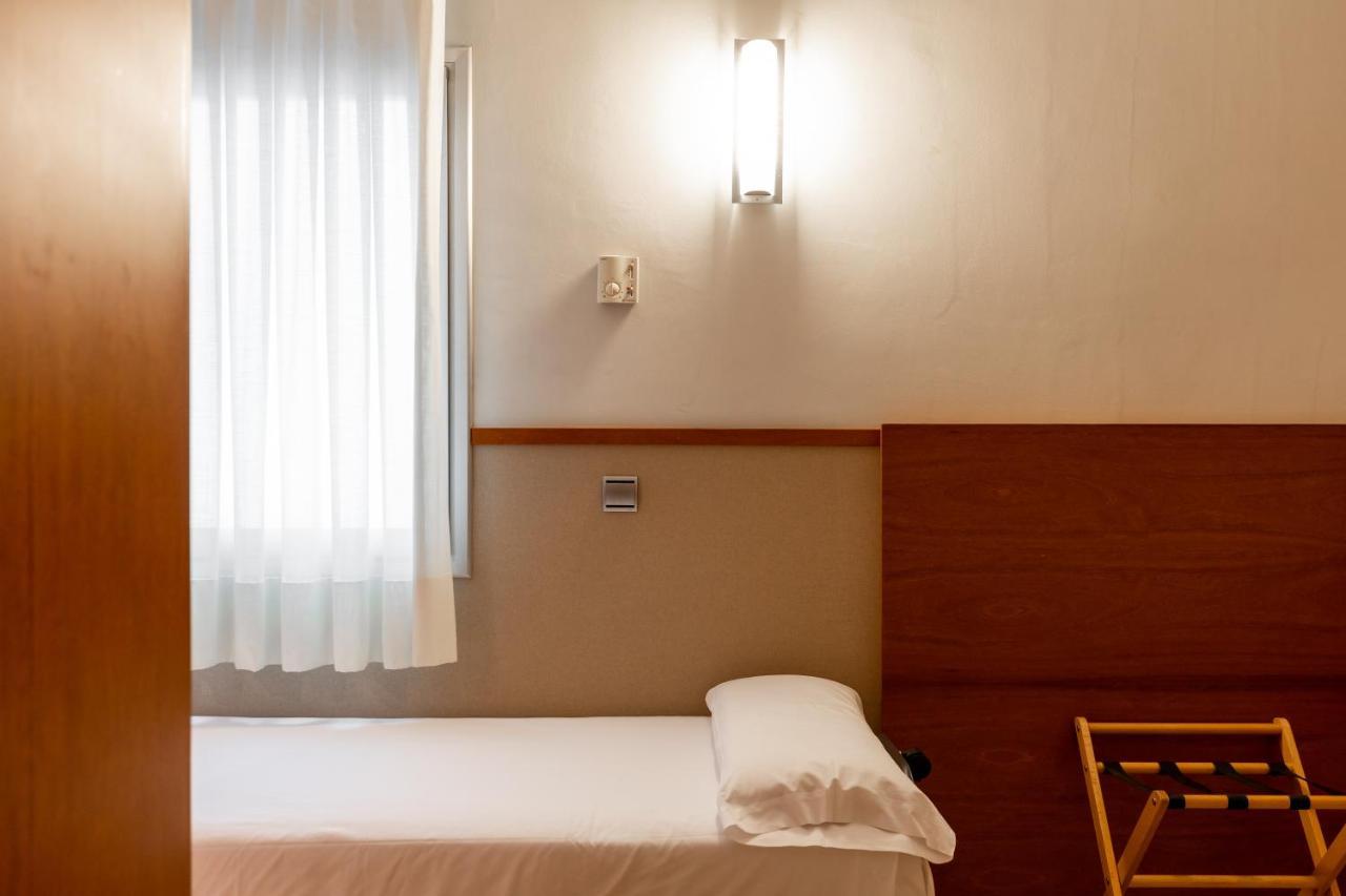 Chambre Double avec Lit d'Appoint
