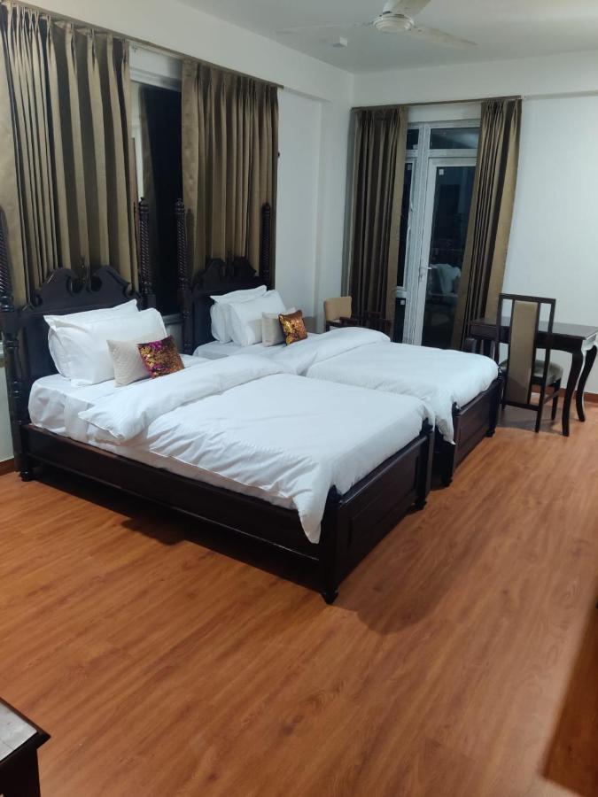 Twin Room,1341985208:JPEG