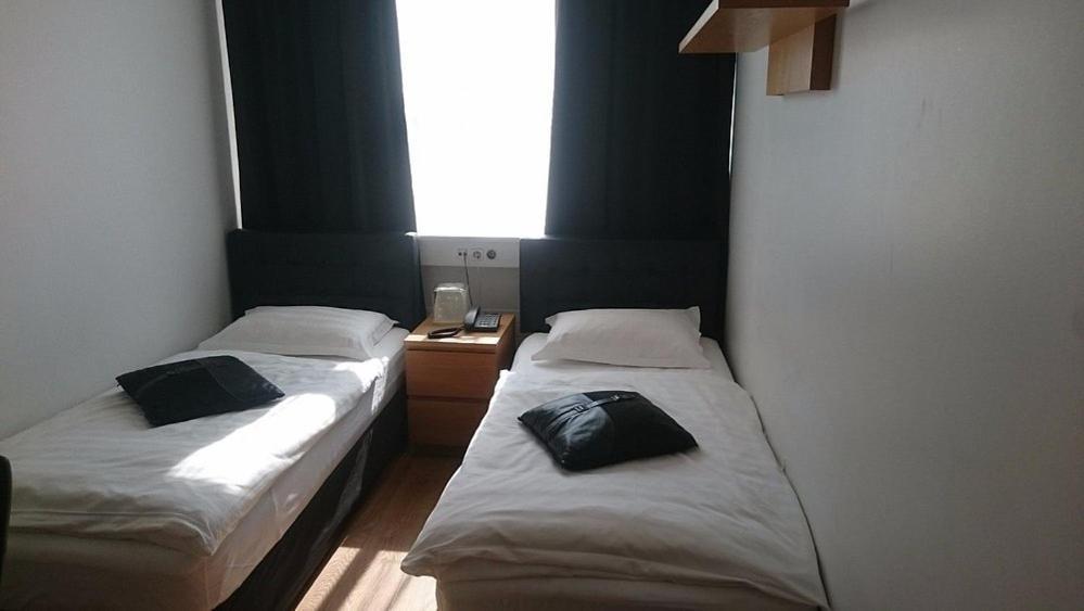 Standard Twin Room with Shared Bathroom,1357073648:JPEG