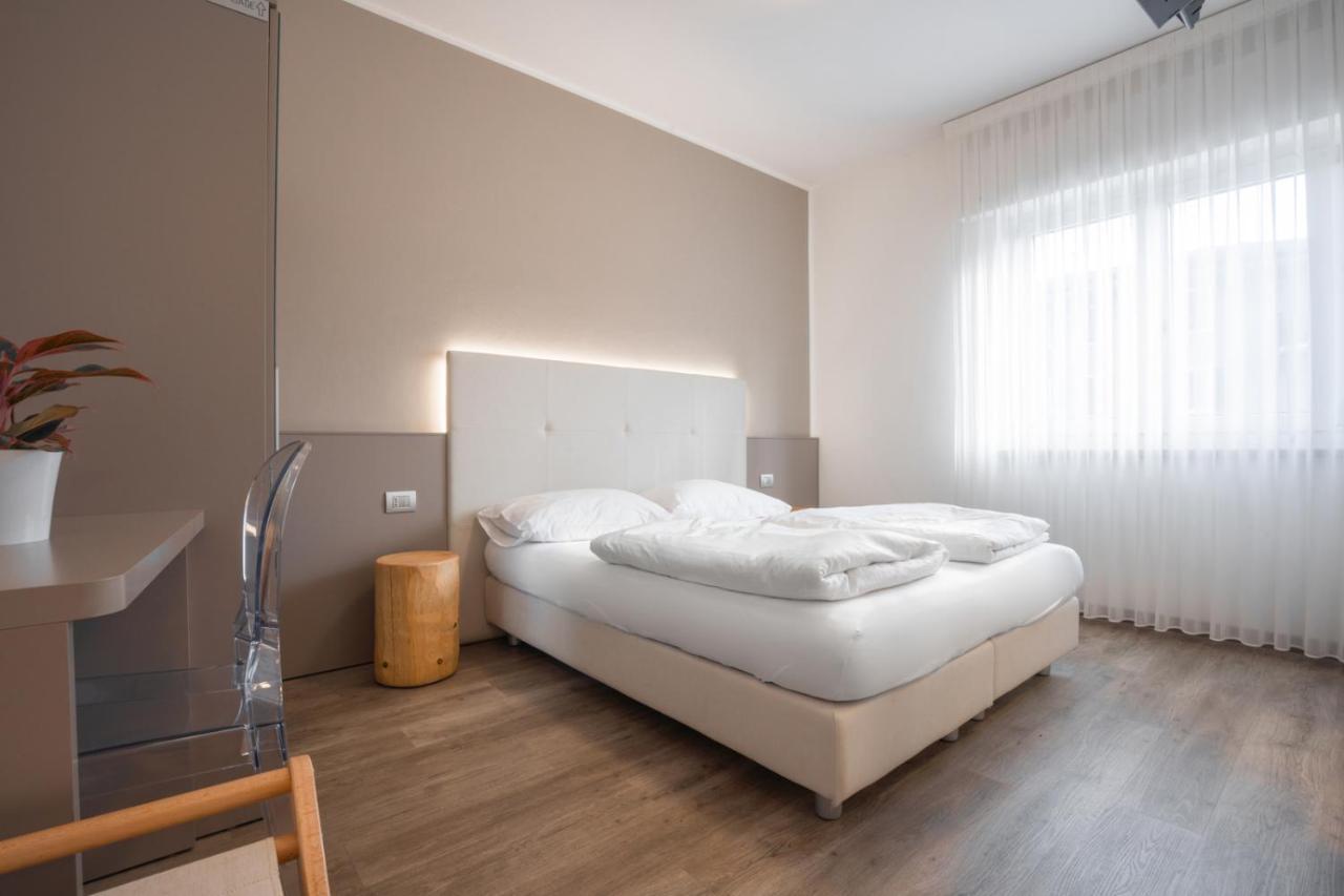 Double or Twin Room,1369527845:JPEG