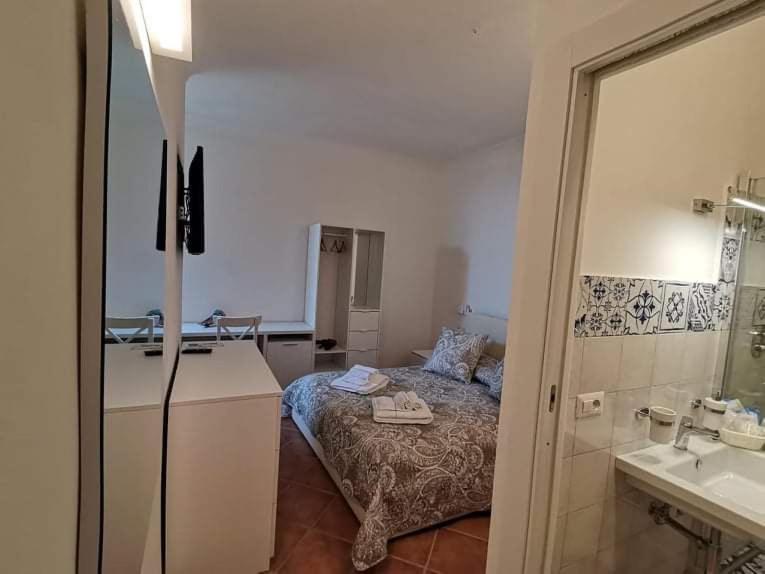 Budget Double Room,1373896289:JPEG