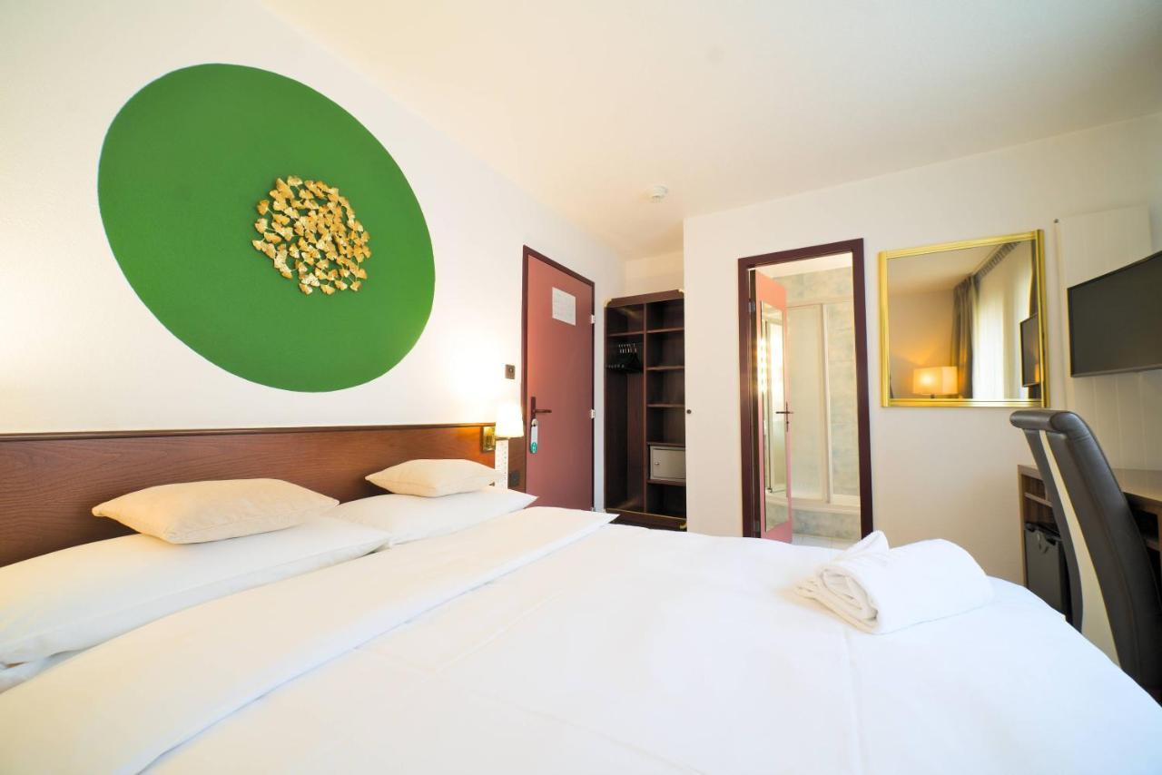 Deluxe Single Room,1588043360:JPEG
