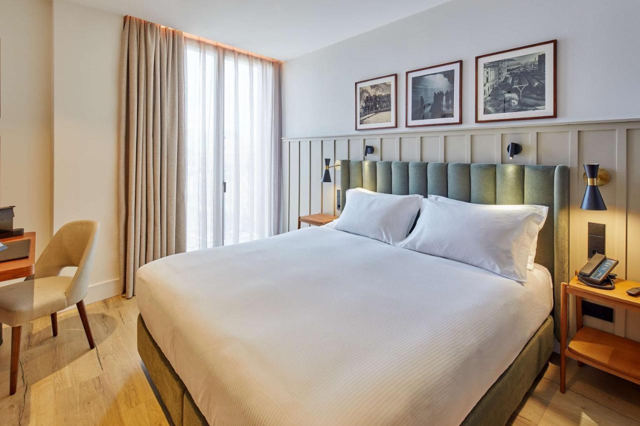 Deluxe King Room with Balcony,1425807957:JPEG