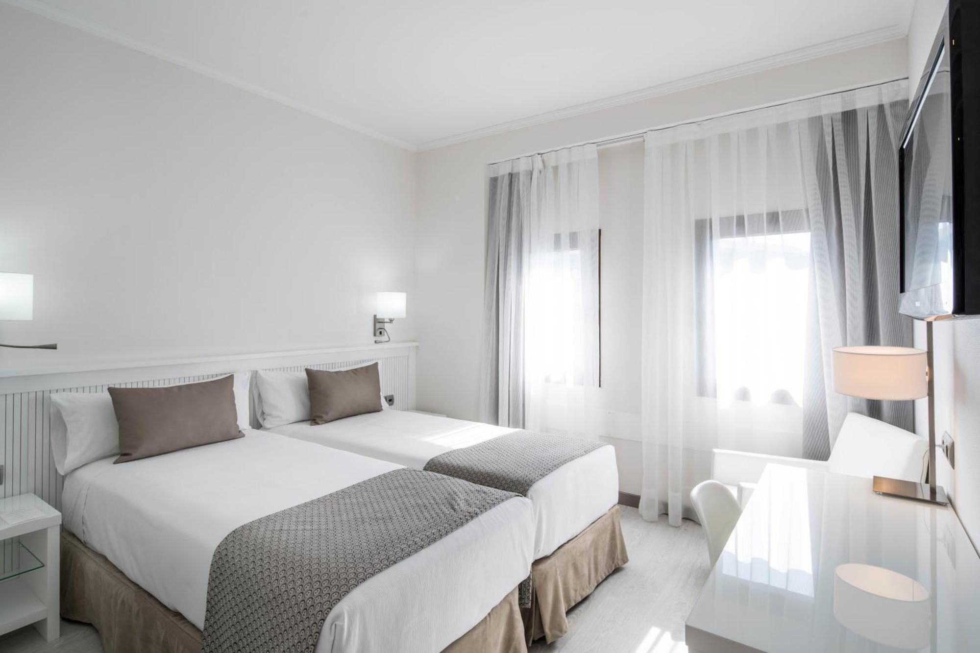 Double or Twin Room,1432027171:JPEG