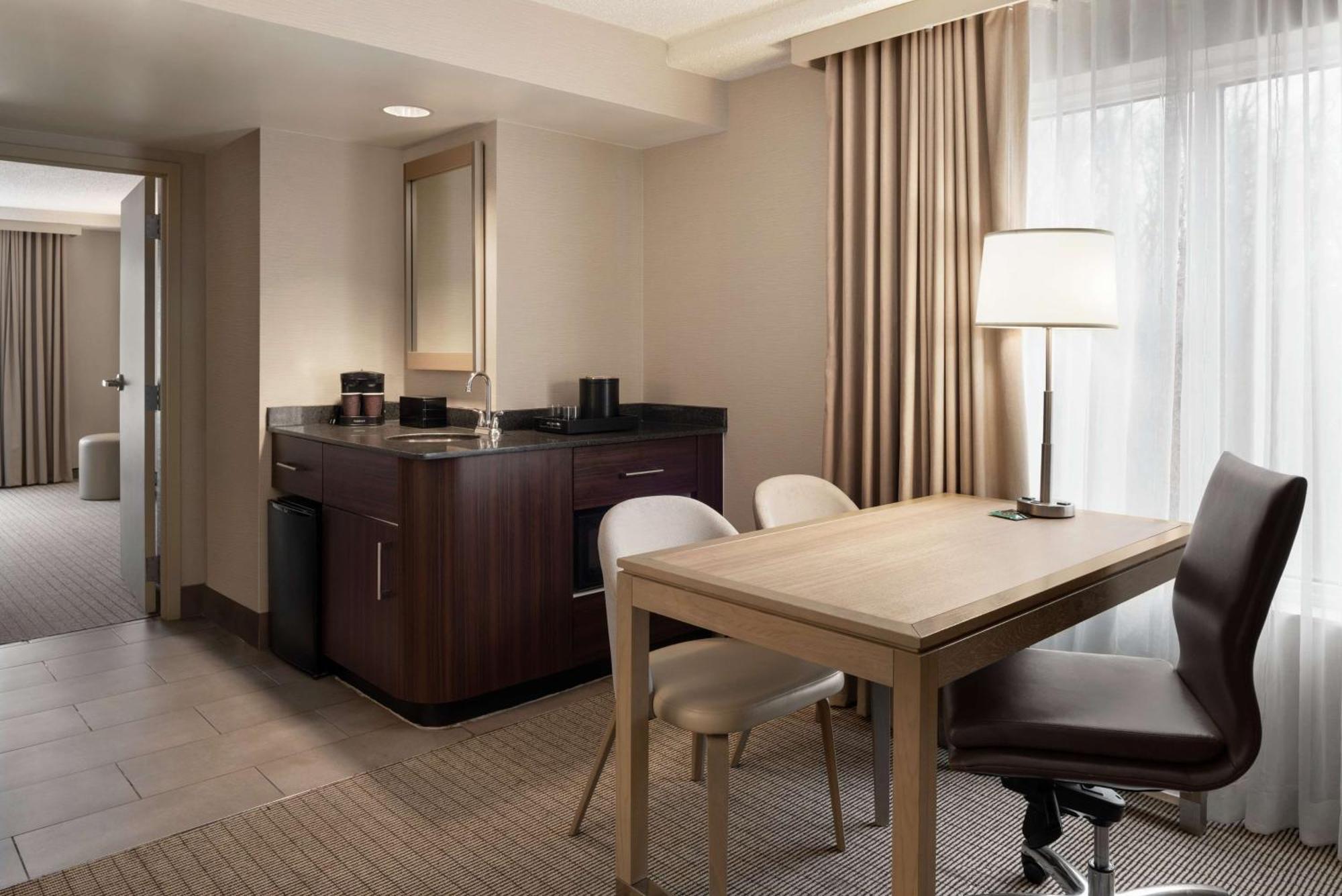 Corner Suite with Two Double Beds - Non-Smoking,1439709601:JPEG