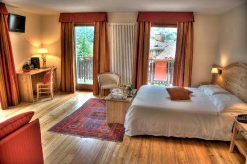 Junior Suite (4 Adults),63067966:JPEG