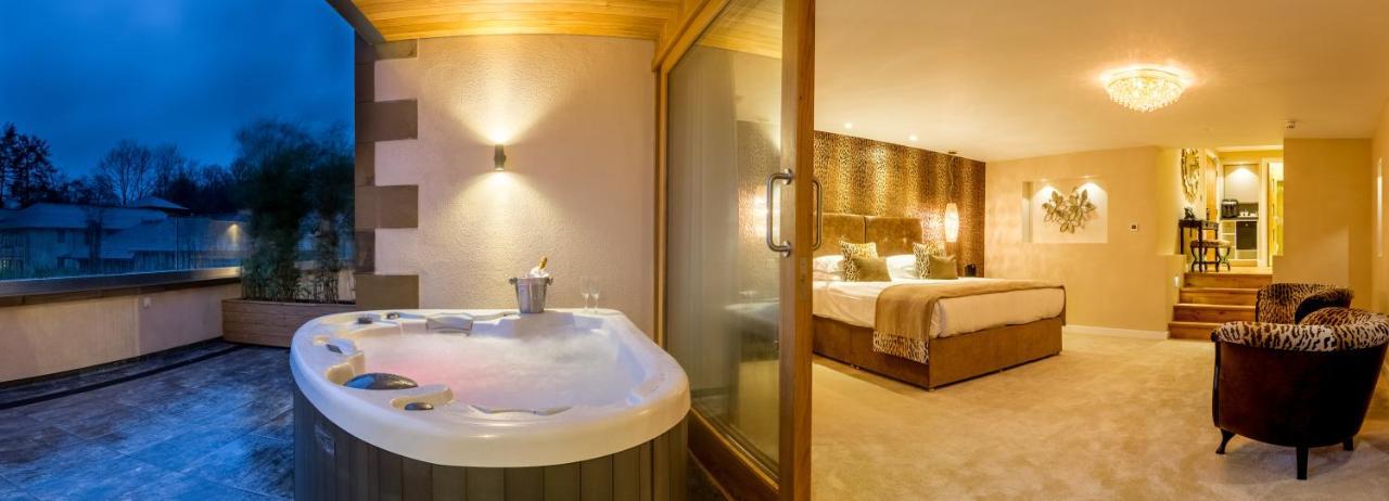 Suite de lujo con bañera de hidromasaje