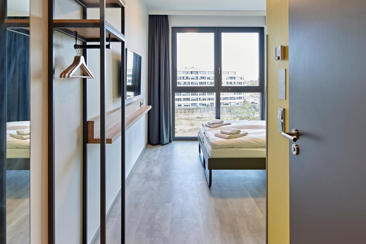Quarto com 2 Camas de Solteiro
