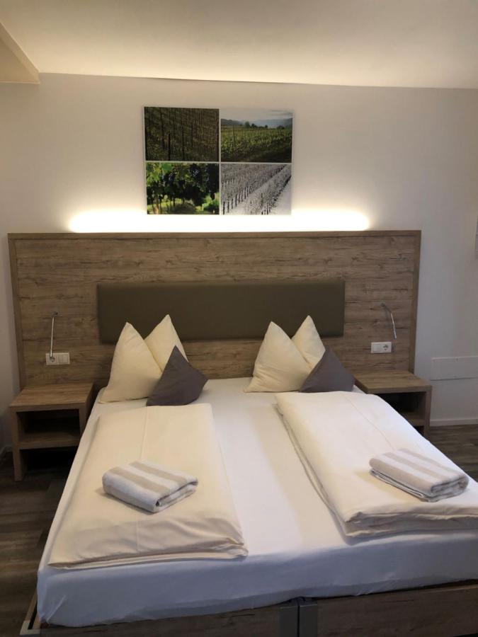 One-Bedroom Apartment with Balcony,1487465209:JPEG