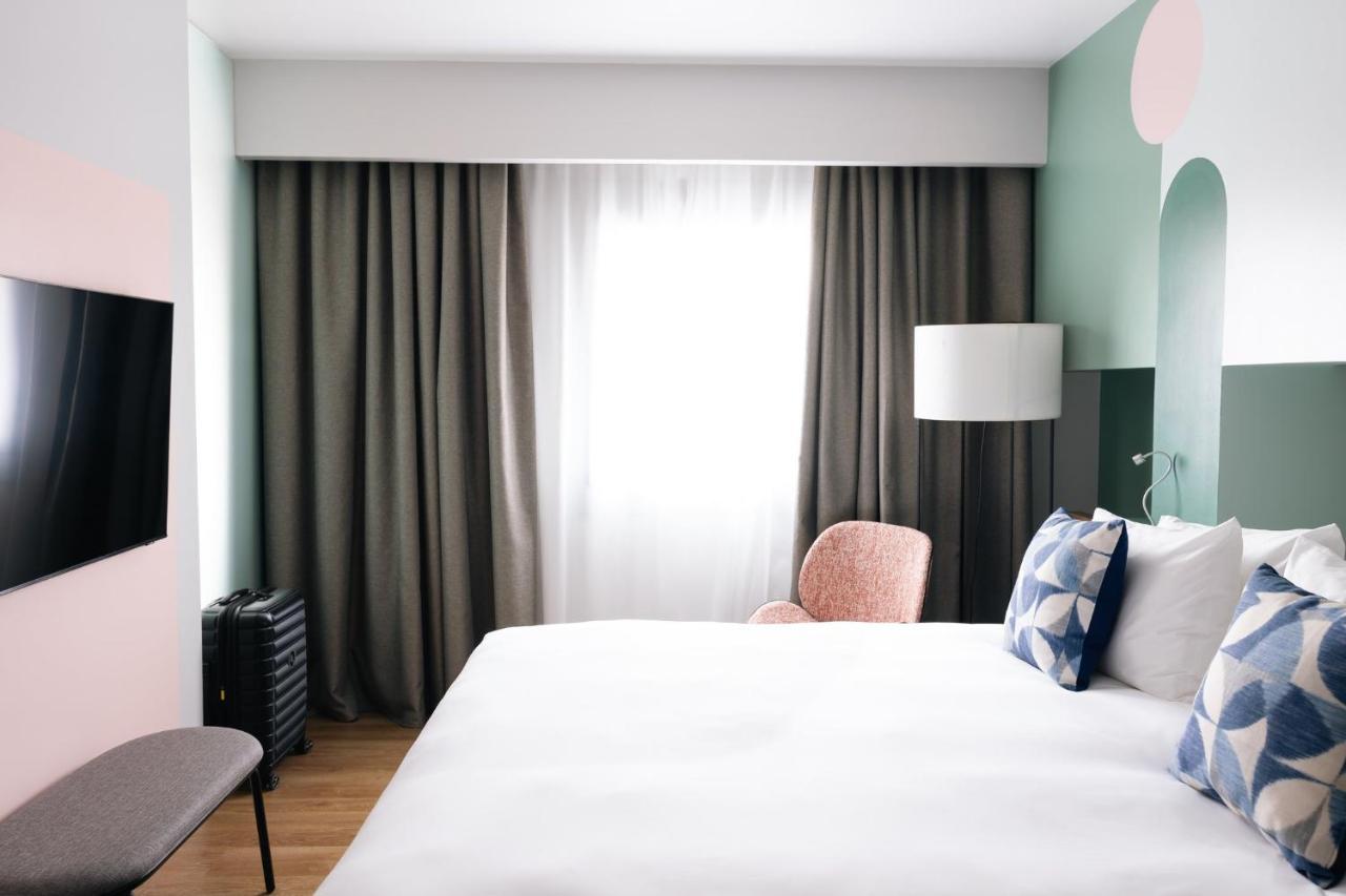 Standard Room,1498696003:JPEG