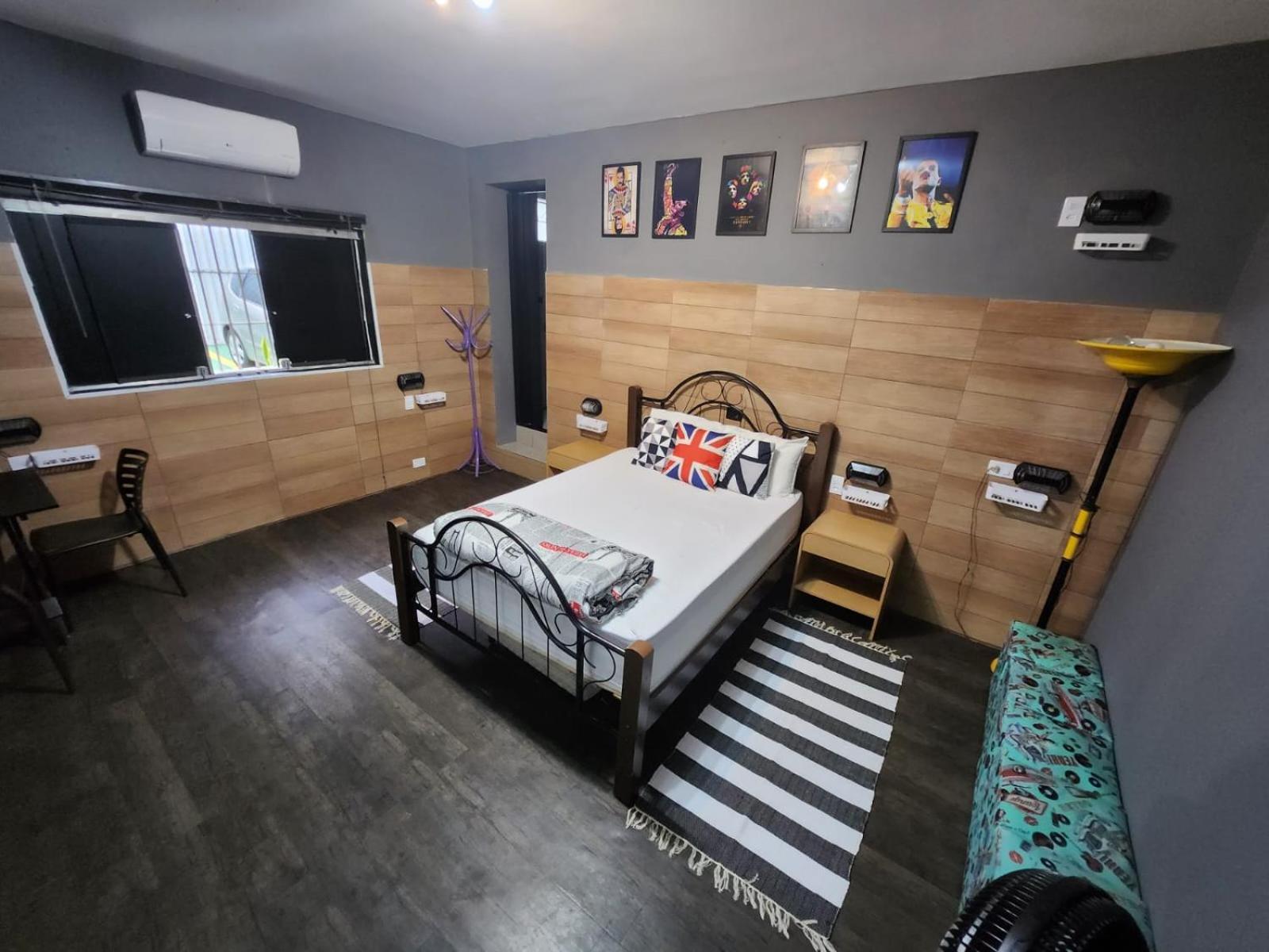 Double or Twin Room with Private Bathroom,1525039675:JPEG